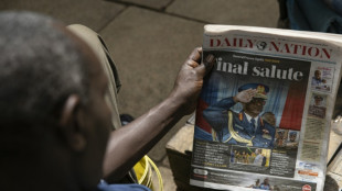 Kenya: hommage militaire au chef des arm&eacute;es, mort dans un crash d'h&eacute;licopt&egrave;re