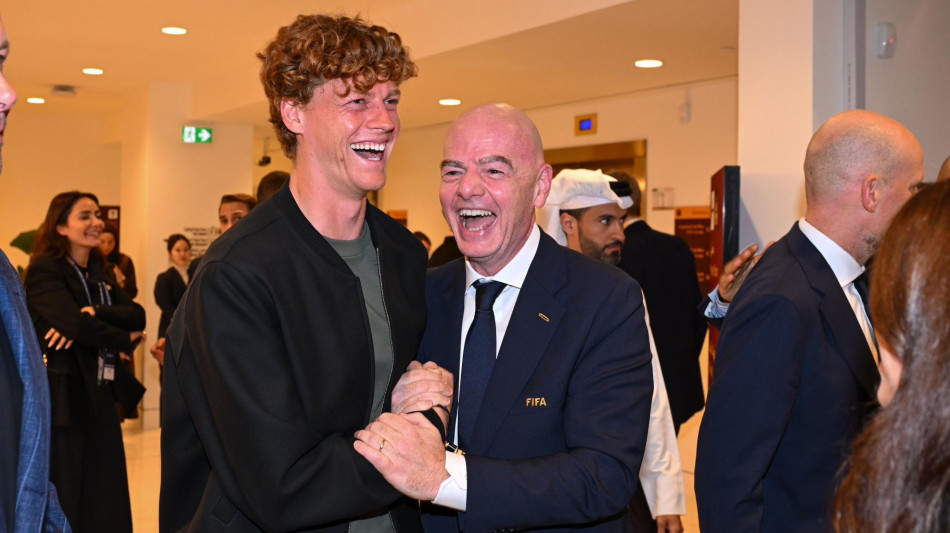 A Doha Infantino 'tifoso' incontra e scherza con Sinner