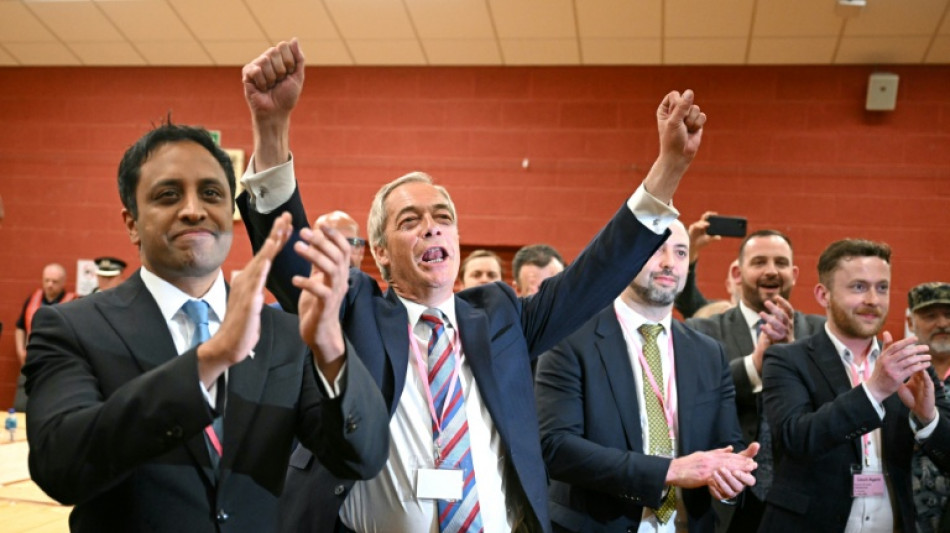 Extrema direita brit&acirc;nica consolida ascens&atilde;o e tira cadeira de trabalhistas