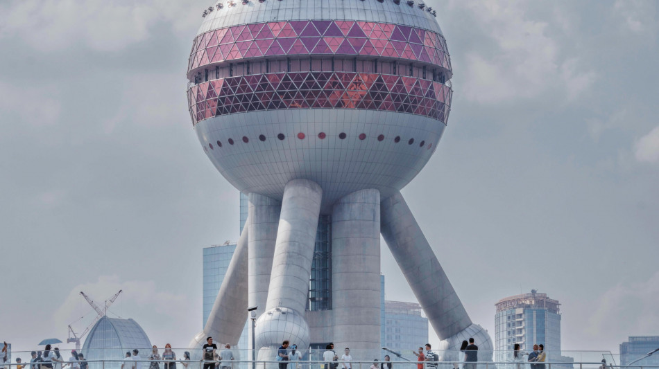 Borsa: Asia in ordine sparso, attesa sui dazi, Tokyo +0,38%