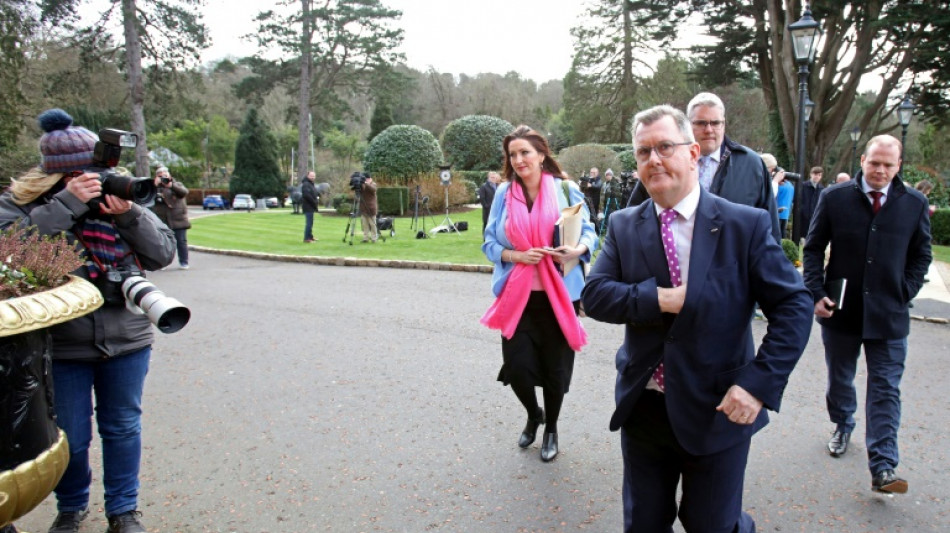 Primer ministro brit&aacute;nico busca en Irlanda del Norte la aceptaci&oacute;n de un posible acuerdo