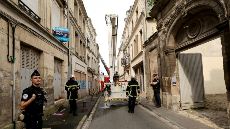 Deux pompiers toujours recherchés sous les décombres d'un incendie dans l'Aisne