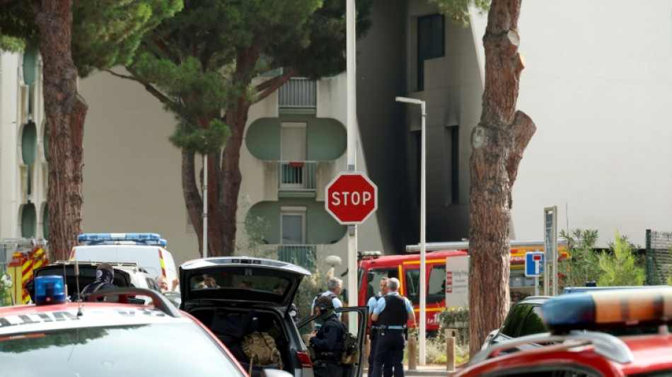 Attaque "terroriste" contre une synagogue &agrave; La Grande-Motte, Macron d&eacute;nonce l'antis&eacute;mitisme