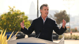 Califórnia recorre à Justiça para reverter tarifas de Trump