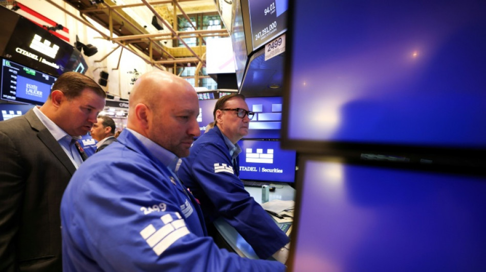 Wall Street profite des r&eacute;sultats d'entreprises, SpaceX en t&ecirc;te
