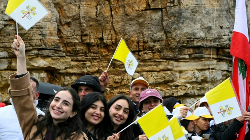 Papa Leão XIV pede esperança ante multidão de jovens no Líbano