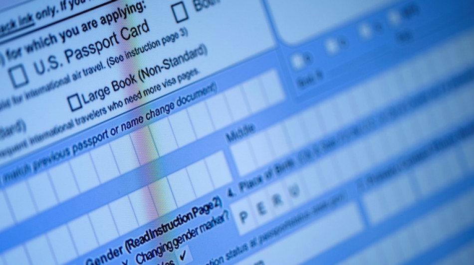 La Corte Suprema avala la orden de Trump de eliminar el tercer género en los pasaportes
