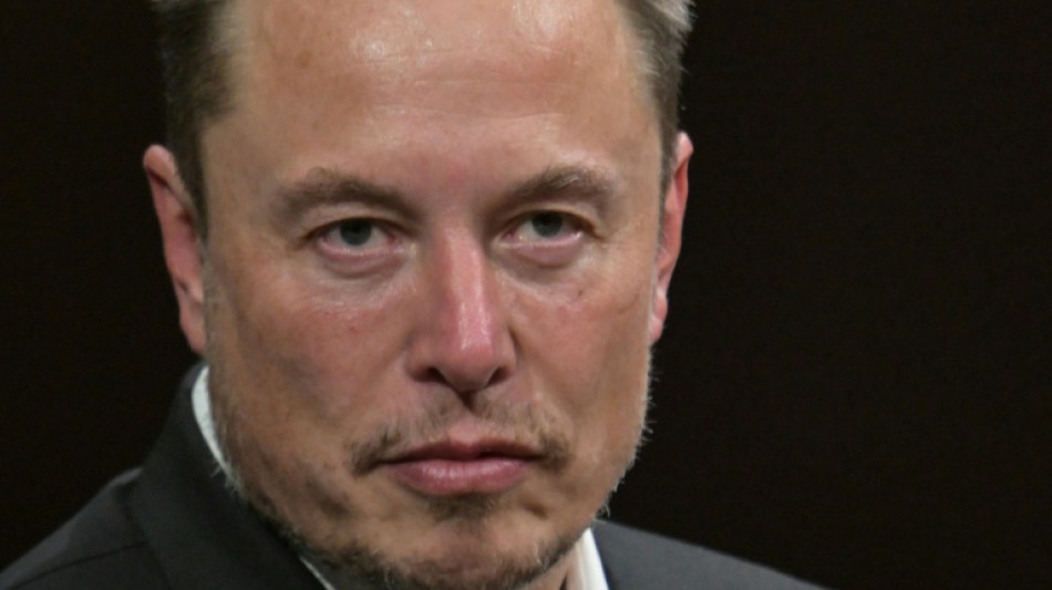 Musk voit la premi&egrave;re Tesla 100% autonome au point "plus tard cette ann&eacute;e"