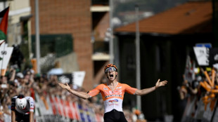 Laurance pips Arrieta to Tour of the Basque Country third stage win