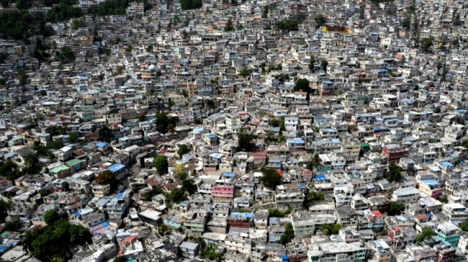 Haitianos lamentan prohibici&oacute;n de viaje a EEUU en medio de violencia pandillera