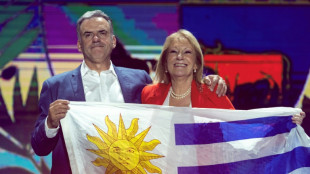 Yamand&uacute; Orsi vence 2&ordm; turno e esquerda retorna ao poder no Uruguai