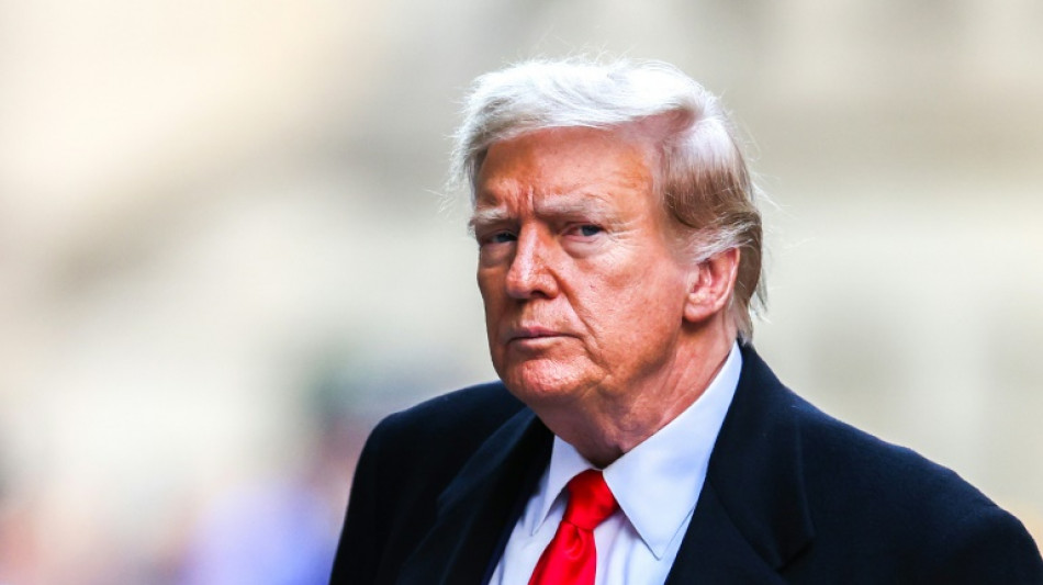 Trump ataca juiz que estendeu ordem de sil&ecirc;ncio durante julgamento em Nova York