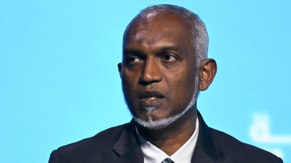 Maldivas assina acordo de defesa com a China ap&oacute;s ordenar sa&iacute;da de tropas da &Iacute;ndia