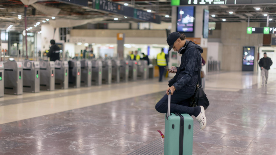 Scioperi, a fine febbraio a rischio aerei, treni e trasporto locale
