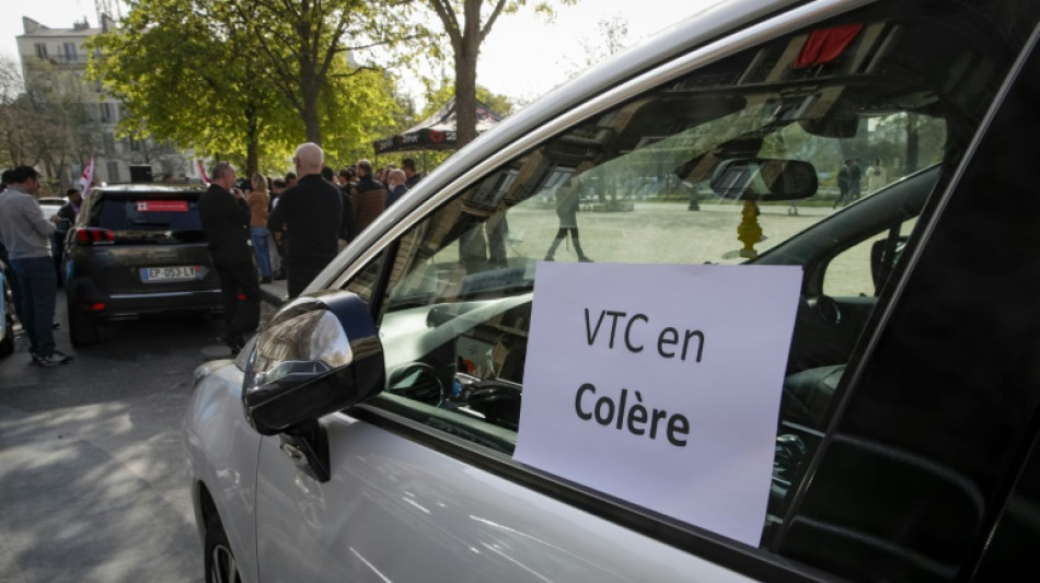 Hausse du prix de l'essence: les VTC manifestent à Rungis, Nantes et Bordeaux