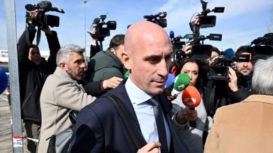 La defensa de Rubiales pide su absoluci&oacute;n alegando que el beso a Hermoso fue consentido