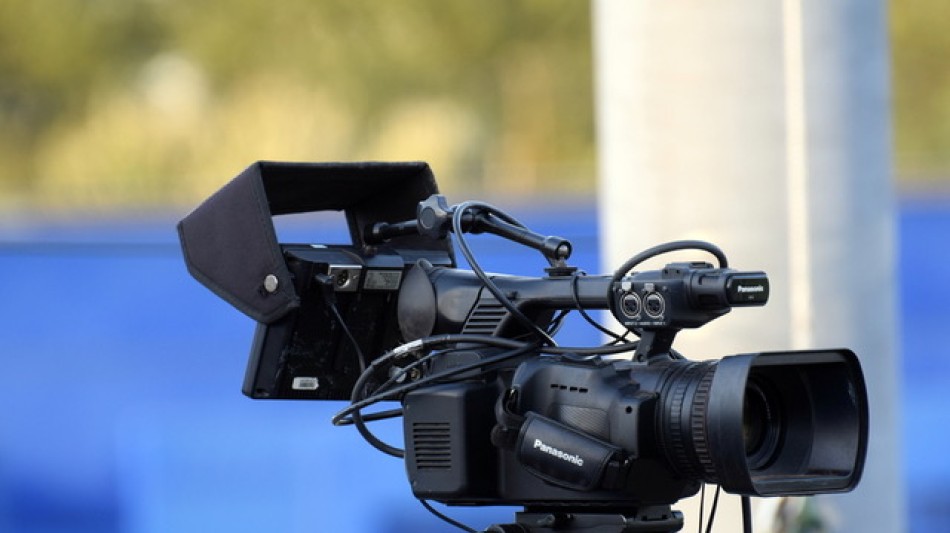 Still Not On Their Phone? Your Business Card Is Obsolete